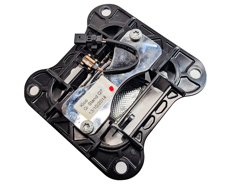 Thumbnail 4: 2015 MERCEDES E400 (A207) CONVERTIBLE WINDSCREEN QUICK RELEASE LATCH SET/2