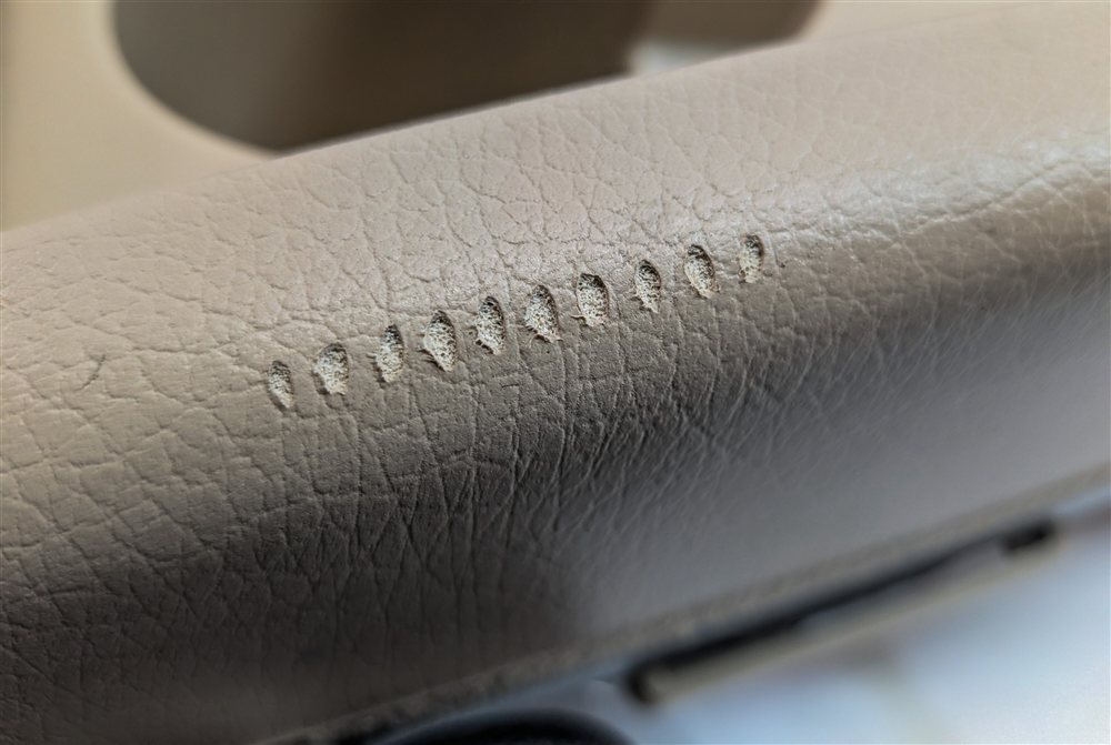 Thumbnail 9: 2015 MERCEDES E400 CONV A207 REAR CENTER CONSOLE DUAL CUPHOLDER ASSEMBLY (Beige)