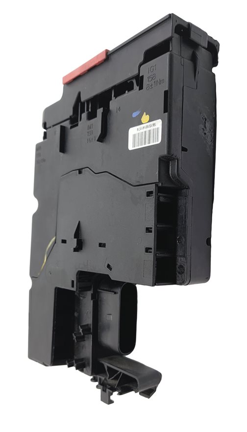 Thumbnail 3: 2015 MERCEDES E400 CONV (A207) 3.5L POSITIVE BATTERY TERMINAL POWER DISTRIBUTION