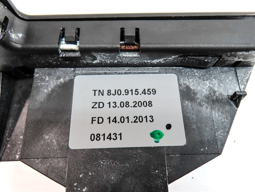 Thumbnail 6: 2013 AUDI S5 CONVERTIBLE (B8 8T) 3.0L POSITIVE BATTERY TERMINAL OVERLOAD SWITCH