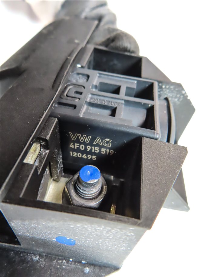 Thumbnail 7: 2013 AUDI S5 CONVERTIBLE (B8 8T) 3.0L POSITIVE BATTERY TERMINAL OVERLOAD SWITCH