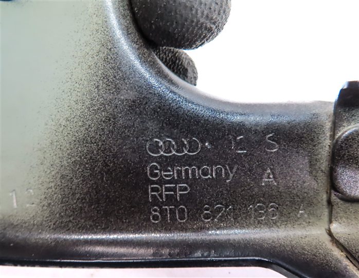 Thumbnail 6: 2013 AUDI S5 CONVERTIBLE (B8 8T) FRONT RIGHT PASSENGER FENDER MOUNT BRACKET