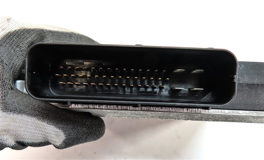 Thumbnail 4: 2013 AUDI S5 CONVERTIBLE (B8 8T) REAR DIFFERENTIAL CONTROL MODULE