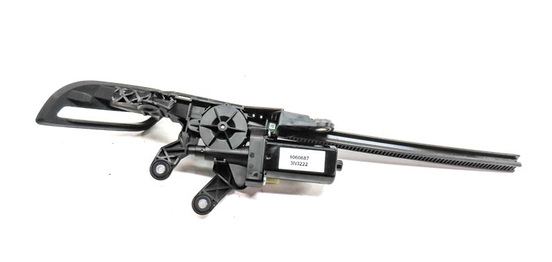 Thumbnail 2: 2013 AUDI S5 CONVERTIBLE (B8 8T) FRONT LEFT DRIVER SEATBELT EXTENDER ARM MOTOR