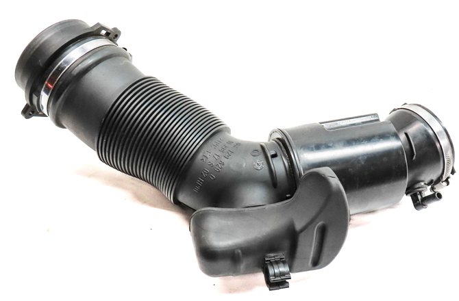 Thumbnail 4: 13 AUDI S5 CONVERTIBLE (B8 8T) 3.0L (CGXC) ENGINE AIR INTAKE HOSE PIPE ASSEMBLY
