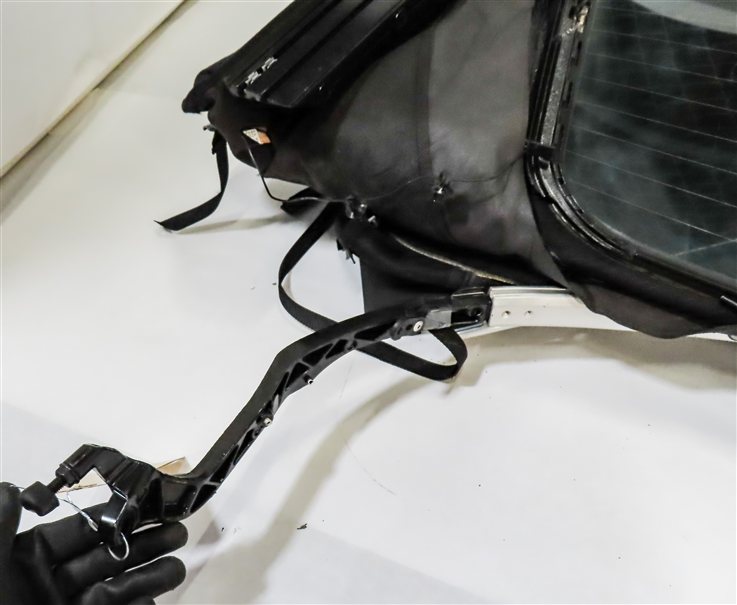 Thumbnail 6: 2013 AUDI S5 (B8 8T) CONVERTIBLE SOFT TOP ASSEMBLY w/ REAR WINDOW PANEL (BLACK)