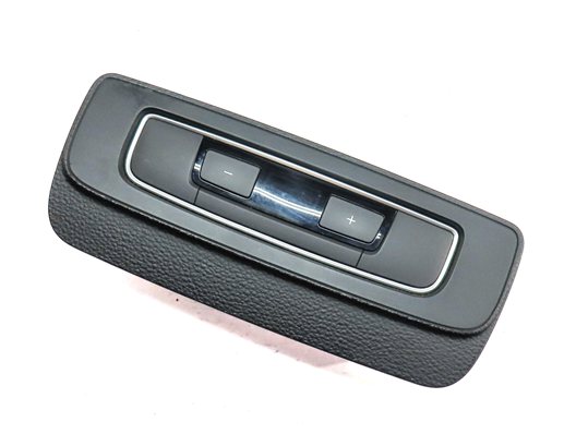 Thumbnail 2: 2018-2019 AUDI Q5 Q7 SQ5 (FY 80A) REAR HEATER A/C TEMPERATURE CONTROL PANEL