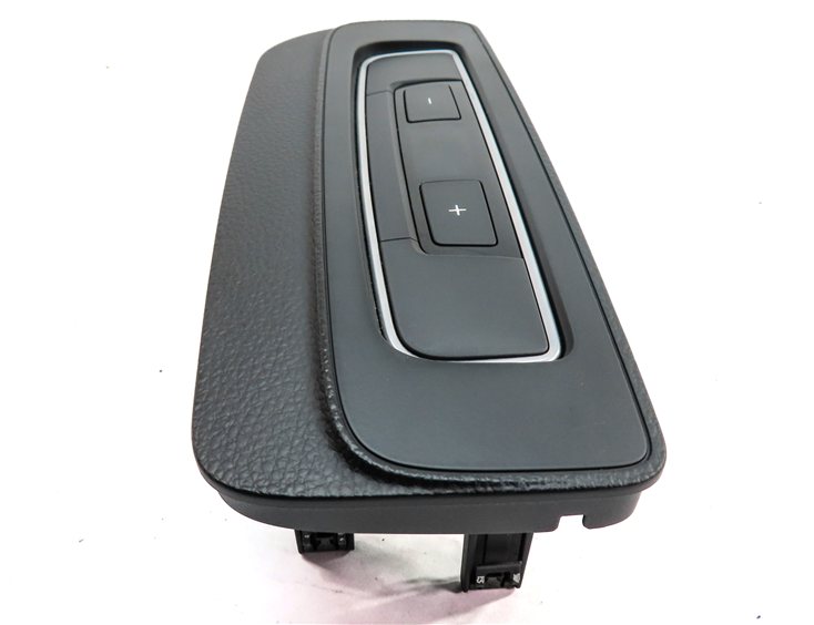 Thumbnail 4: 2018-2019 AUDI Q5 Q7 SQ5 (FY 80A) REAR HEATER A/C TEMPERATURE CONTROL PANEL