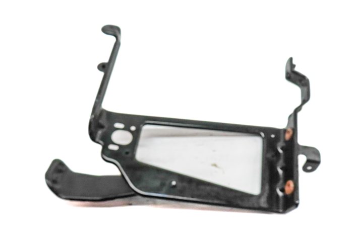 2017 AUDI Q7 (4M) 3.0L SUPER (CREC) ENGINE RIGHT RADIATOR SUPPORT MOUNT BRACKET