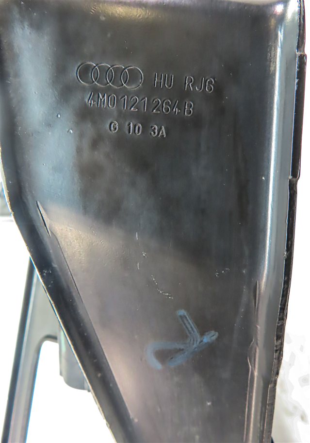 Thumbnail 8: 2017 AUDI Q7 (4M) 3.0L SUPER (CREC) ENGINE RIGHT RADIATOR SUPPORT MOUNT BRACKET