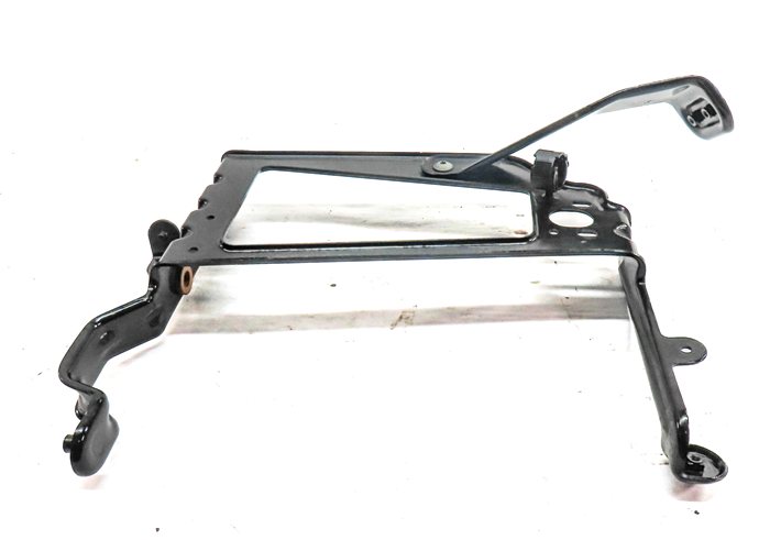 Thumbnail 5: 2017 AUDI Q7 (4M) 3.0L SUPER (CREC) ENGINE LEFT RADIATOR SUPPORT MOUNT BRACKET