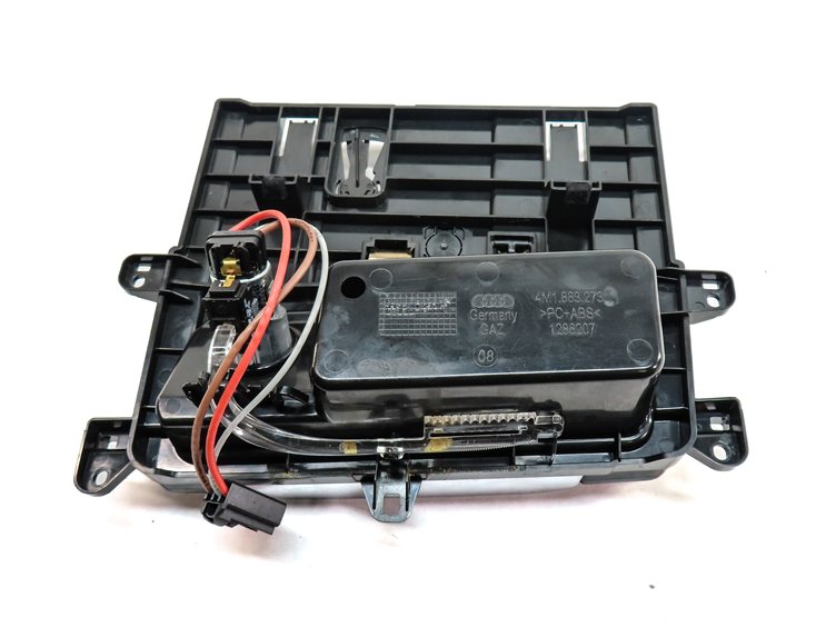 Thumbnail 6: 2017 AUDI Q7 (4M) FRONT CENTER CONSOLE ASHTRAY 12V CIGARETTE LIGHTER PORT