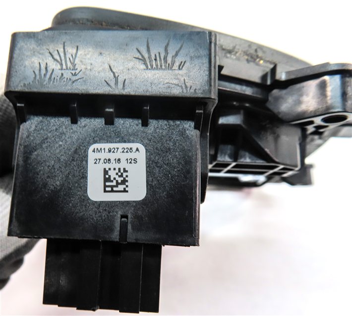 Thumbnail 5: 2017 AUDI Q7 (4M) FRONT AUTO TRANSMISSION SHIFT INDICATOR TRIM w/PARK BUTTON