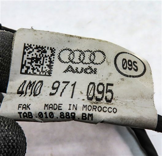 Thumbnail 5: 2017 AUDI Q7 4M FRONT PARK ASSIST PDC DISTANCE CONTROL WIRE SENSOR SET/4 (Blue)
