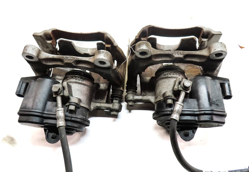 Thumbnail 5: 2017-2020 AUDI Q7 Q8 (4M) REAR LEFT DRIVER BRAKE CALIPER w/ LINES