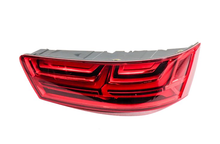 17-19 AUDI Q7 (4M) REAR RIGHT PASSENGER TRUNK TAILLIGHT LED BRAKE LIGHT LAMP