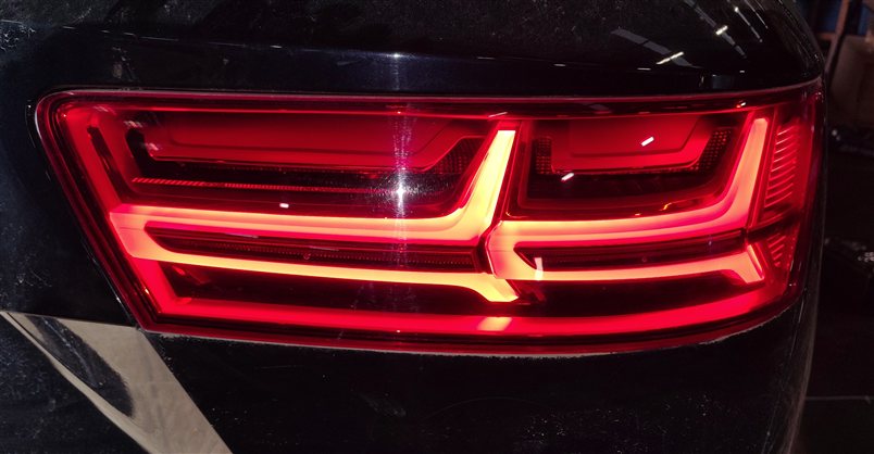 Thumbnail 2: 17-19 AUDI Q7 (4M) REAR RIGHT PASSENGER TRUNK TAILLIGHT LED BRAKE LIGHT LAMP