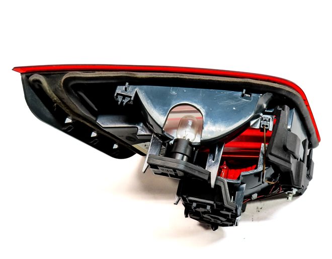 Thumbnail 4: 11-13 BMW 528i 535i 550i M5 (F10) RIGHT REAR INNER TRUNK TAILLIGHT LIGHT LAMP