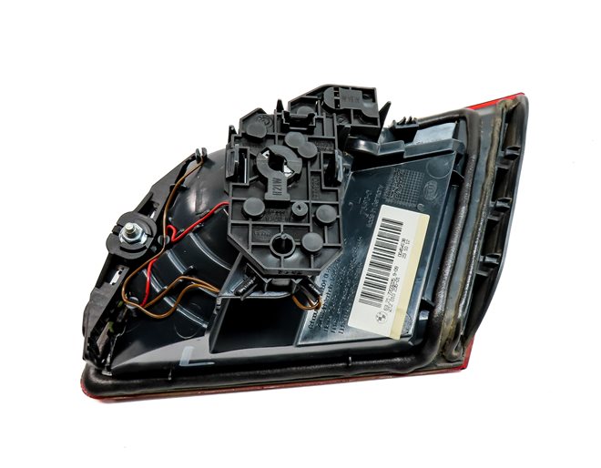 Thumbnail 5: 2011-2013 BMW 528i 535i 550i M5 (F10) LEFT REAR TRUNK LID TAILLIGHT LIGHT LAMP