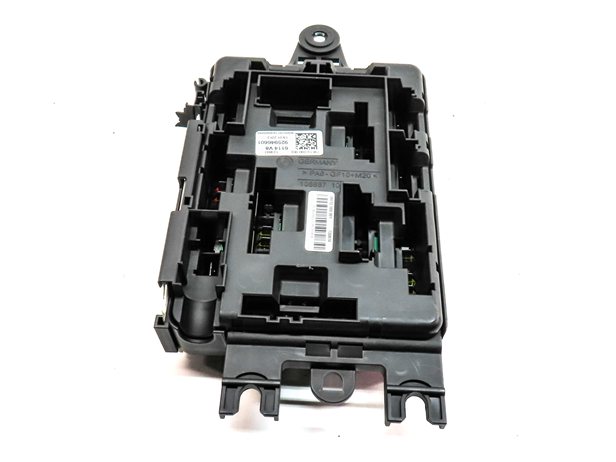Thumbnail 5: 14-21 BMW 2 3 4 SERIES GT M3 M4 ACTIVE HYBRID 3 REAR POWER DISTRIBUTION FUSE BOX