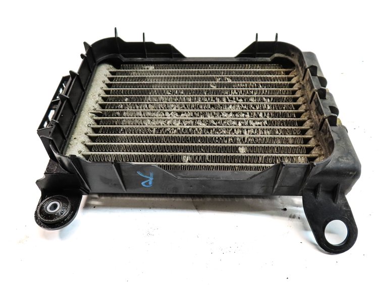 Thumbnail 4: 13-16 BMW 235i 335i 435i ACTIVEHYBRID-3 (F22 F30 F32) MAIN ENGINE OIL COOLER