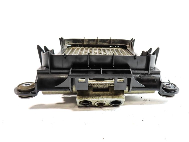 Thumbnail 5: 13-16 BMW 235i 335i 435i ACTIVEHYBRID-3 (F22 F30 F32) MAIN ENGINE OIL COOLER