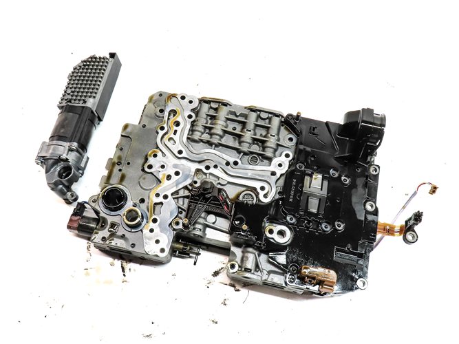 Thumbnail 2: 13-16 BMW ACTIVEHYBRID 3 5 F10 F30 8HP-70H AUTO TRANSMISSION VALVE BODY w/PUMP