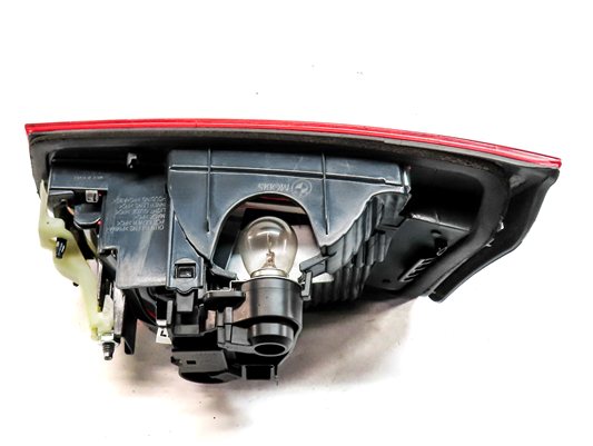 Thumbnail 6: 12-15 BMW 320i 328i 335i M3 (F30) SEDAN LEFT TRUNK INNER TAILLIGHT LIGHT LAMP