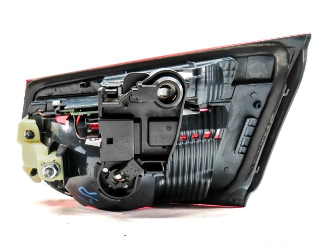 Thumbnail 7: 12-15 BMW 320i 328i 335i M3 (F30) SEDAN LEFT TRUNK INNER TAILLIGHT LIGHT LAMP