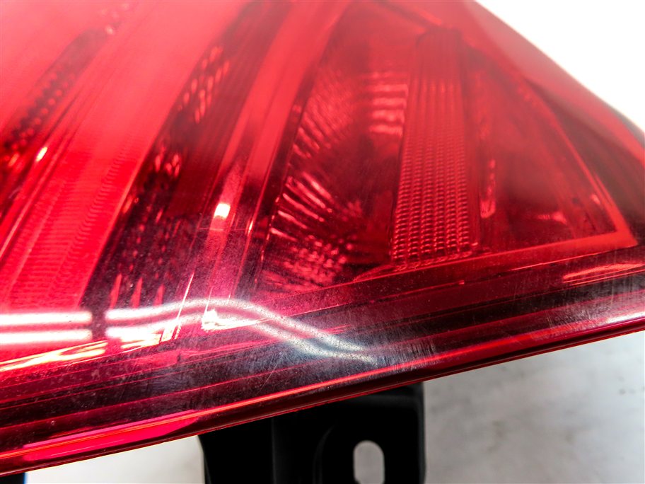Thumbnail 9: 12-15 BMW 3 SERIES (F30) SEDAN LEFT DRIVER OUTER TAILLIGHT BRAKE LIGHT LAMP