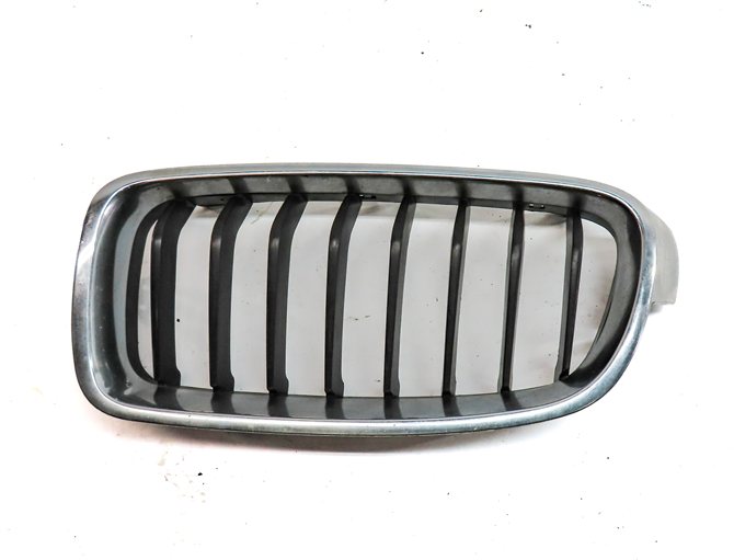 12-18 BMW 3 SERIES (F30) ///M-SPORT FRONT LEFT DRIVER UPPER KIDNEY GRILLE TRIM