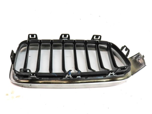 Thumbnail 4: 12-18 BMW 3 SERIES (F30) ///M-SPORT FRONT LEFT DRIVER UPPER KIDNEY GRILLE TRIM