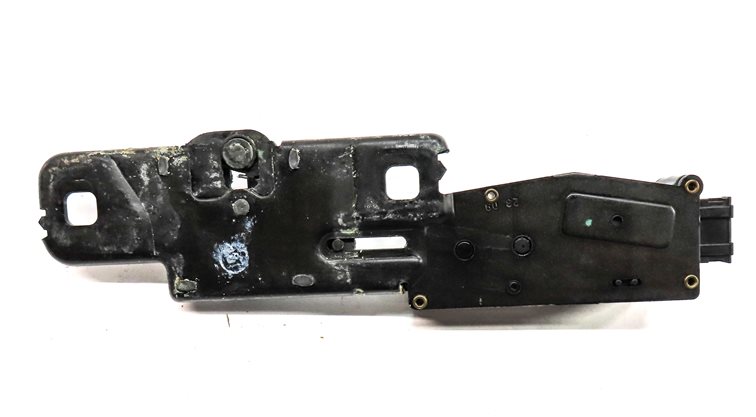 Thumbnail 4: 2010 AUDI Q7 (4L) REAR TRUNK LIFTGATE HATCH LID LOCK LATCH STRIKER PLATE