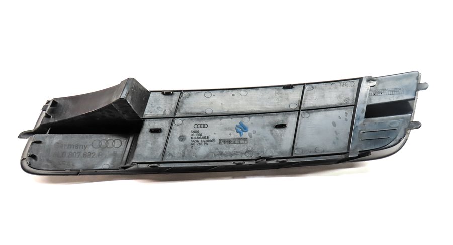 Thumbnail 4: 2010 AUDI Q7 (4L) FRONT RIGHT PASSENGER LOWER BUMPER GRILLED TRIM END (BLACK)