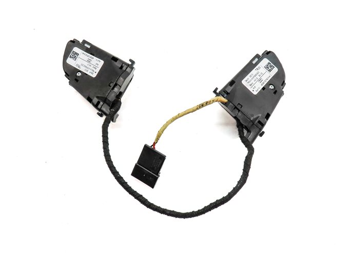 Thumbnail 6: 2010 AUDI Q7 (4L) DRIVER STEERING WHEEL MEDIA PHONE OPTION SELECT SWITCH BUTTON