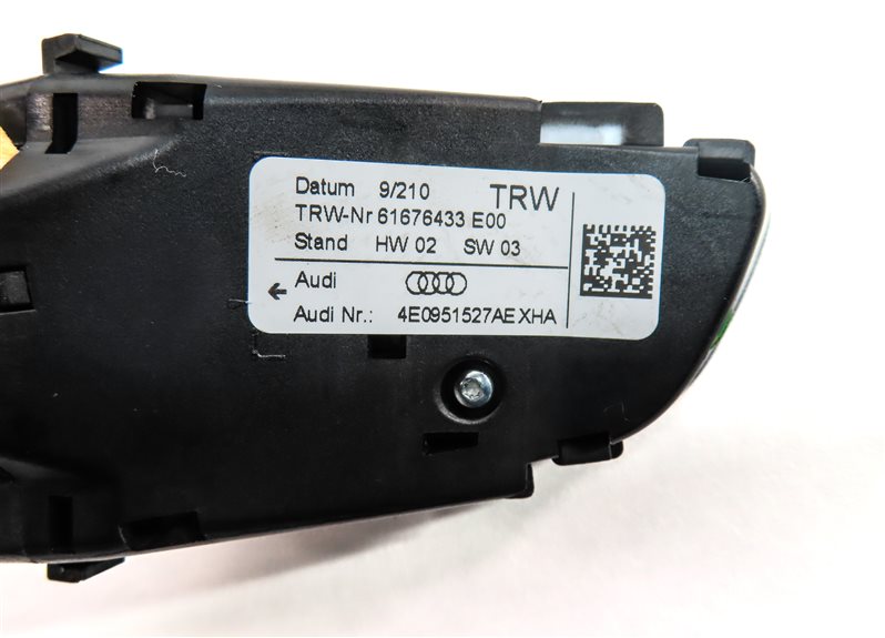 Thumbnail 7: 2010 AUDI Q7 (4L) DRIVER STEERING WHEEL MEDIA PHONE OPTION SELECT SWITCH BUTTON