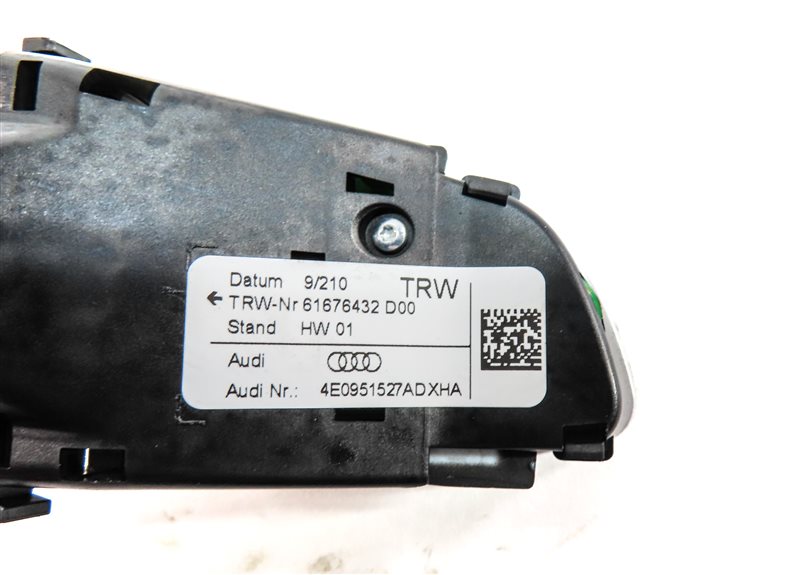 Thumbnail 8: 2010 AUDI Q7 (4L) DRIVER STEERING WHEEL MEDIA PHONE OPTION SELECT SWITCH BUTTON