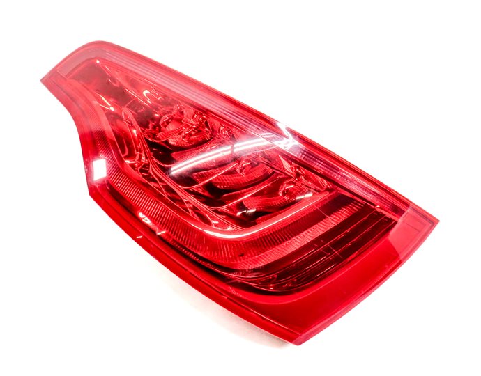2010-2015 AUDI Q7 (4L) REAR RIGHT PASSENGER TAILLIGHT BRAKE LIGHT LAMP (LED)