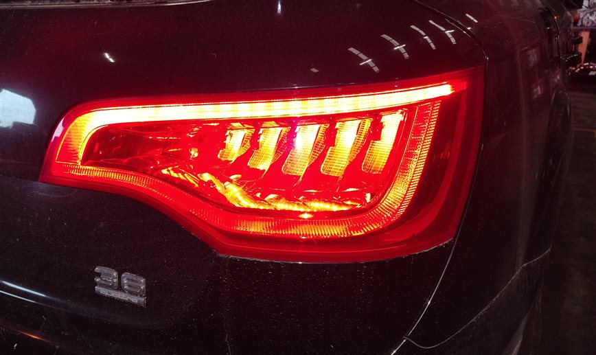 Thumbnail 2: 2010-2015 AUDI Q7 (4L) REAR RIGHT PASSENGER TAILLIGHT BRAKE LIGHT LAMP (LED)