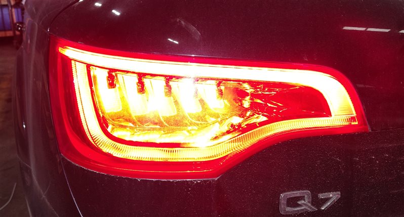 Thumbnail 2: 2010-2015 AUDI Q7 (4L) REAR LEFT DRIVER TAILLIGHT BRAKE LIGHT LAMP (LED)
