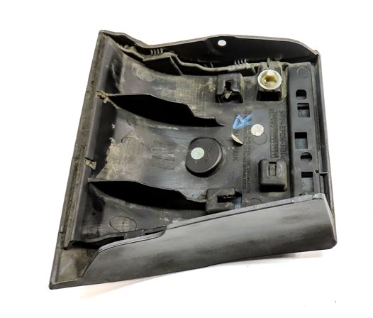 Thumbnail 4: 2010 AUDI Q7 (4L) FRONT RIGHT PASSENGER LOWER FENDER TRIM MOULDING