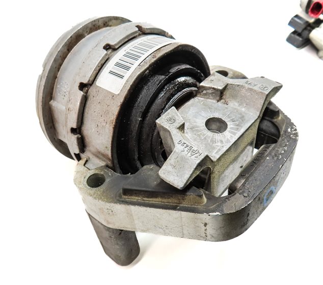 Thumbnail 10: 2018 AUDI A8L (D4 4H) 4.0L (CTGF) ENGINE MOTOR SUPPORT MOUNT SET/2