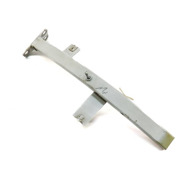 2018 AUDI A8L (D4 4H) FRONT LEFT DRIVER FENDER SUPPORT MOUNT BRACKET