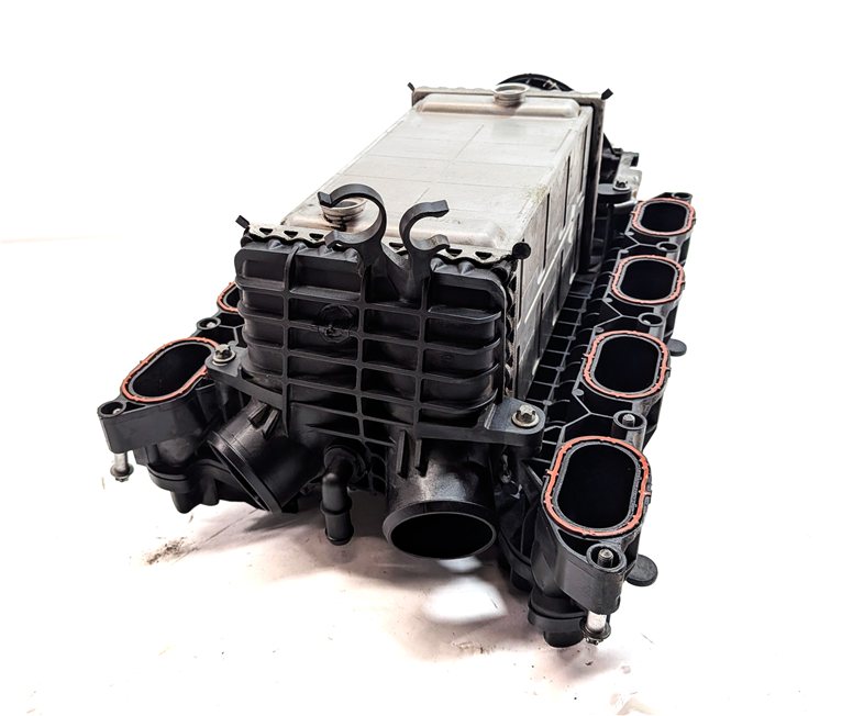 Thumbnail 3: 11-20 MERCEDES E GL ML S W212 W166 W221 X166 4.6L INTAKE MANIFOLD w/ INTERCOOLER