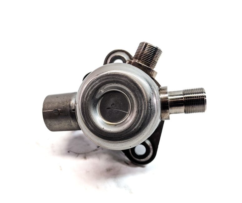 Thumbnail 2: 11-20 MERCEDES E S SL GL (W205 W166 W212 X166 X253) RIGHT MECHANICAL FUEL PUMP