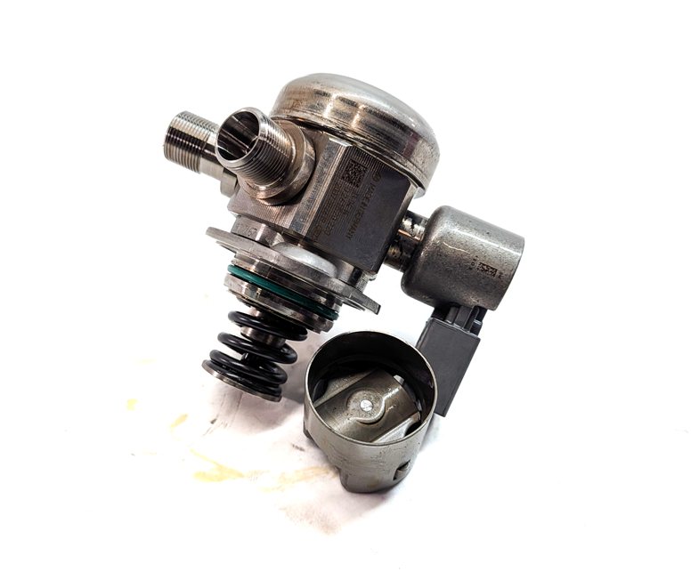 Thumbnail 4: 11-20 MERCEDES E S SL GL (W205 W166 W212 X166 X253) RIGHT MECHANICAL FUEL PUMP