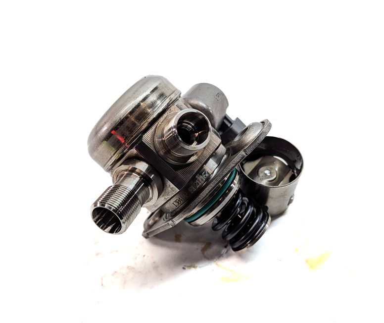 Thumbnail 5: 11-20 MERCEDES E S SL GL (W205 W166 W212 X166 X253) RIGHT MECHANICAL FUEL PUMP