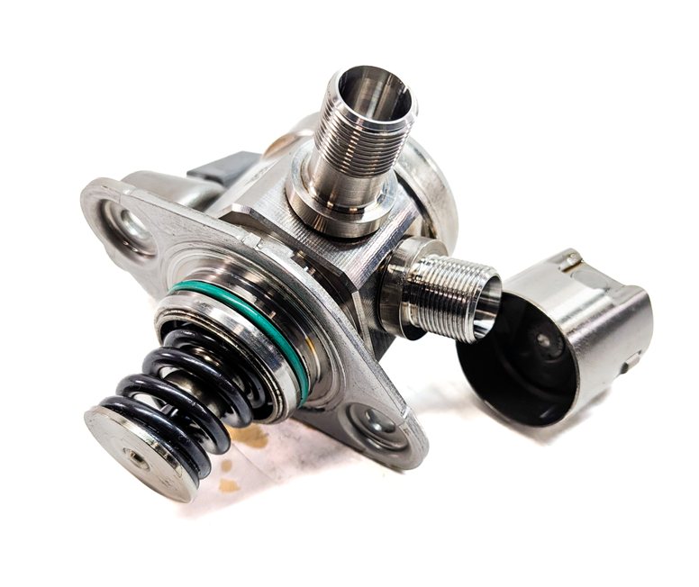 11-20 MERCEDES E S SL GL (W205 W166 W212 X166 X253) V8 LEFT MECHANICAL FUEL PUMP