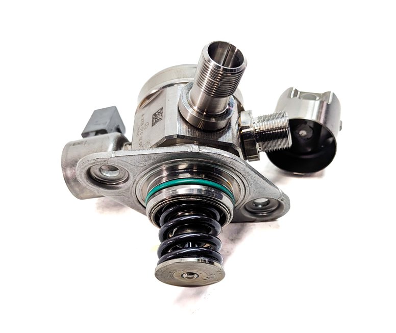 Thumbnail 2: 11-20 MERCEDES E S SL GL (W205 W166 W212 X166 X253) V8 LEFT MECHANICAL FUEL PUMP