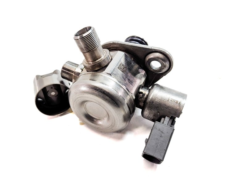 Thumbnail 4: 11-20 MERCEDES E S SL GL (W205 W166 W212 X166 X253) V8 LEFT MECHANICAL FUEL PUMP
